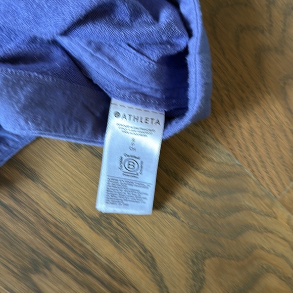 Athleta Short Sleeve Sweatshirt Top with Split Back - Picture 2 of 3